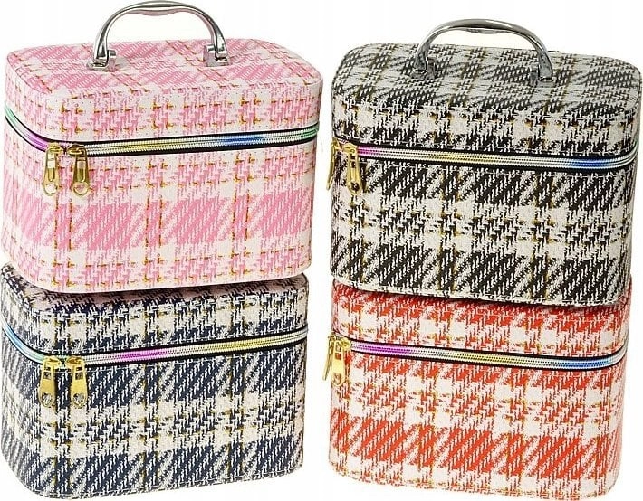 Adar Kuferek M with a zippered