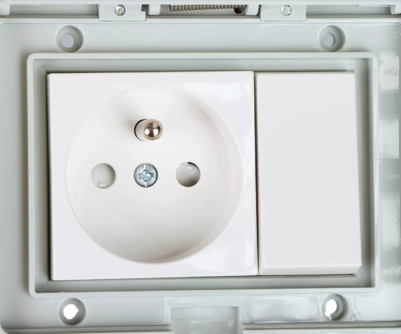 SINGLE SURFACE SOCKET WITH CONNECTOR ATLO-S1IP5-SW