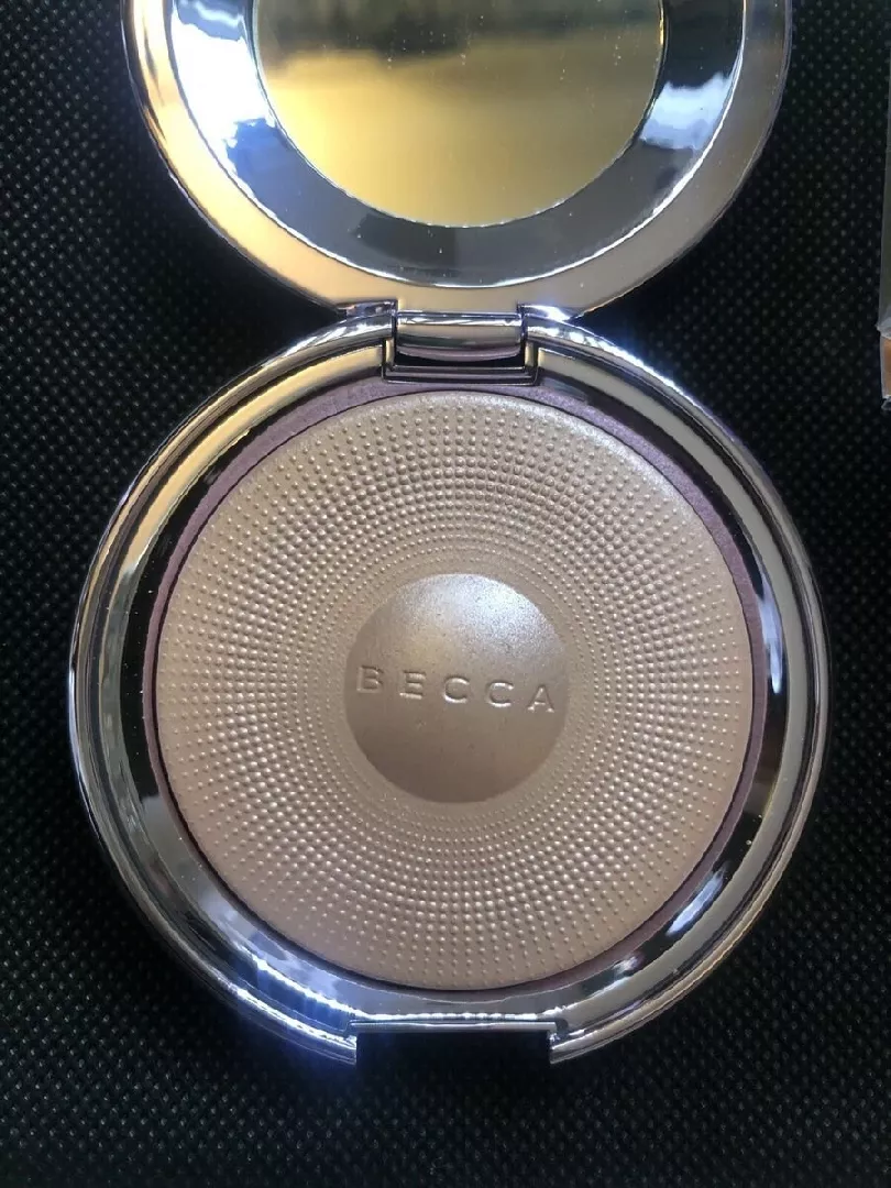 Becca Becca  Pearl Glow  Shimmering  Highlighter
