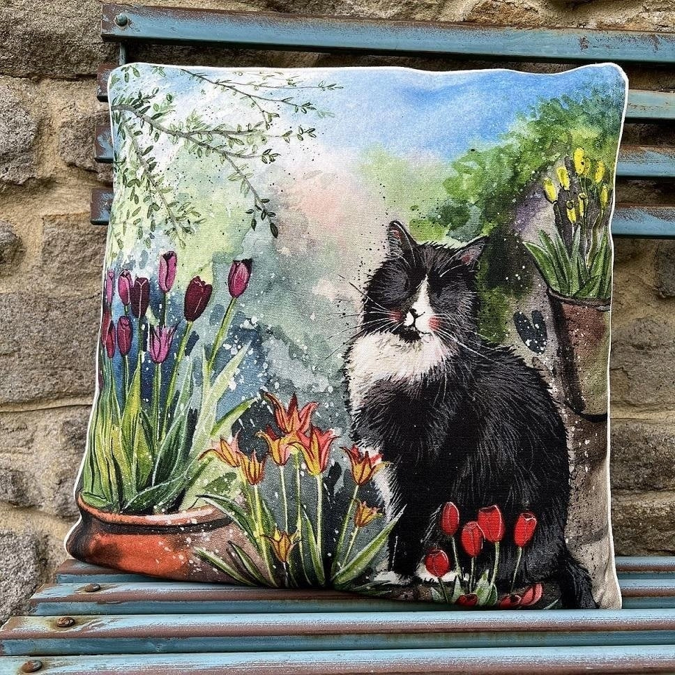CU60 cat and tulips pillow 5063187001708