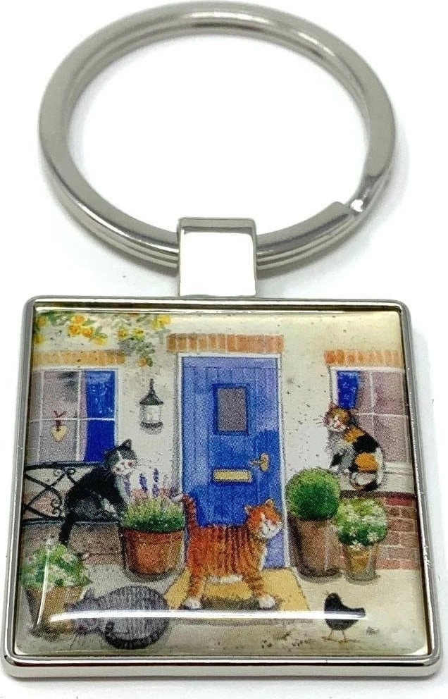 Keychain K07 Cats in front of