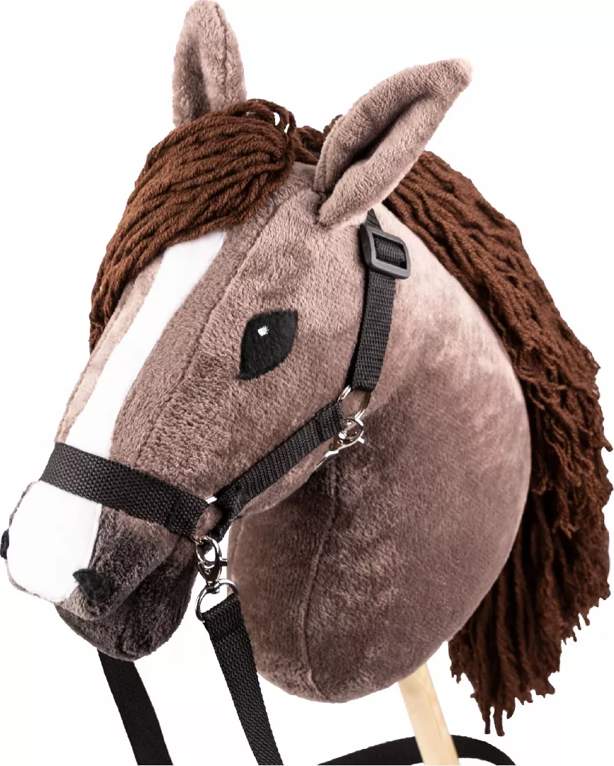 Hobby Horse Skippi. Chestnut stick horse