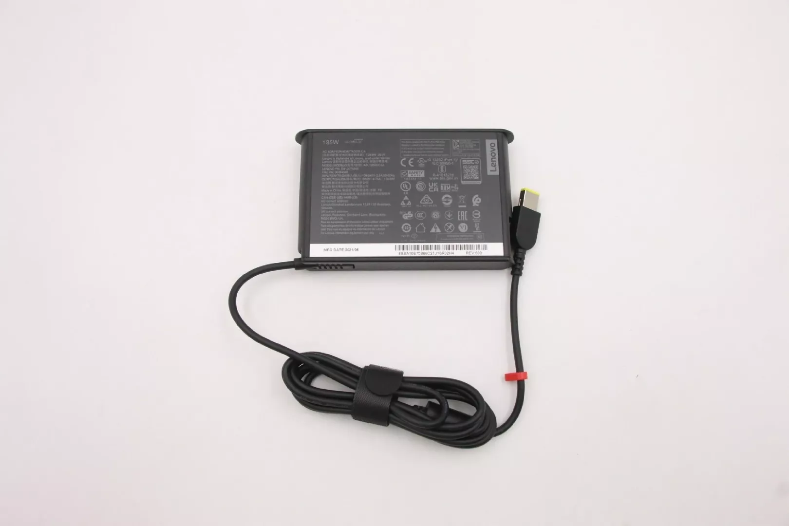 Lenovo laptop power supply 135 W