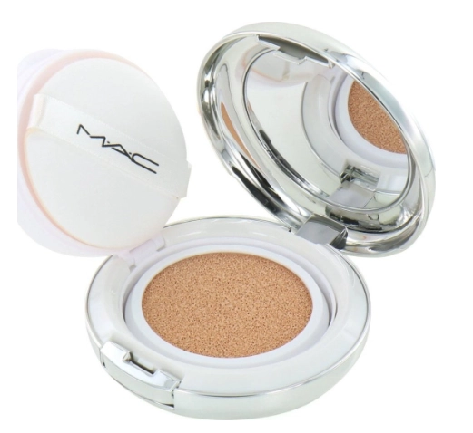 MAC Lightful C+ Foundation Extra Light