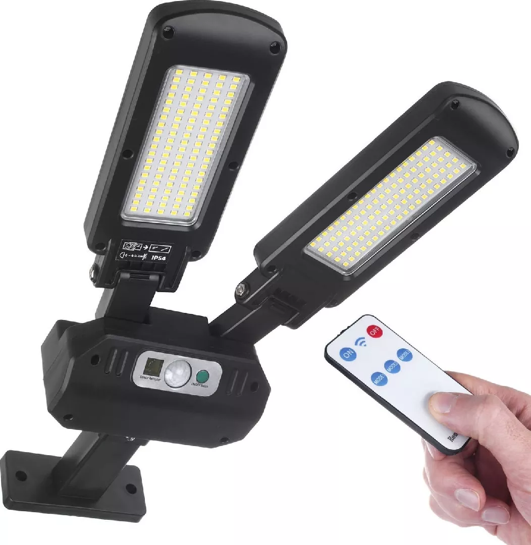 Maclean Solar LED street lamp with