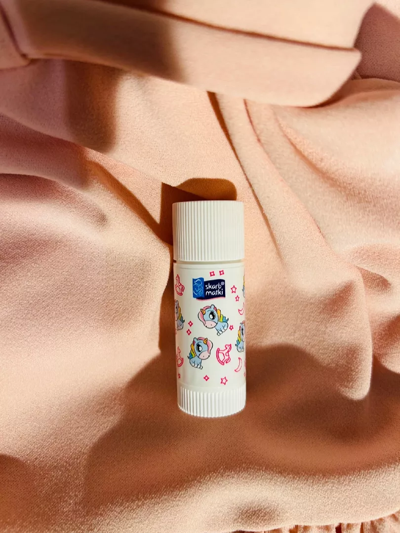MOTHER`S TREASURE - PROTECTIVE LIPSTICK FOR