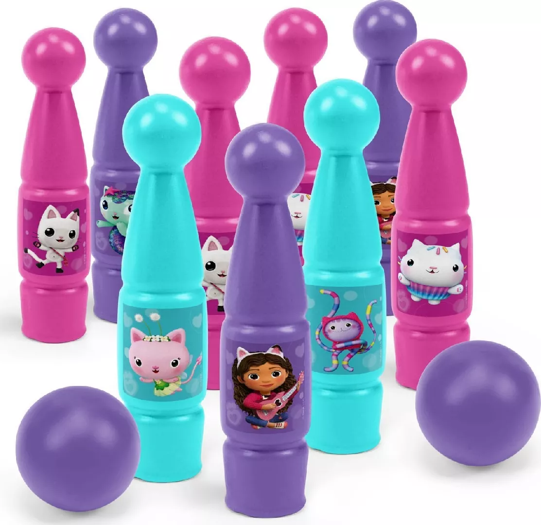 WADER GABY bowling pins in a