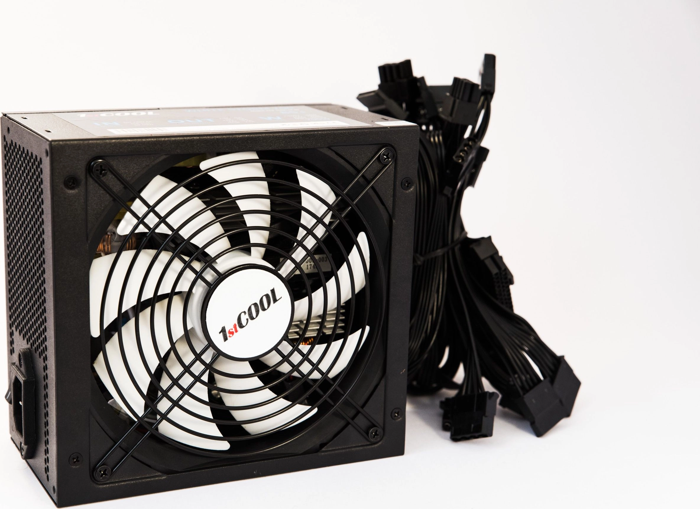 Zasilacz 1stCOOL White Storm 700W (ECP-700A-14-85)