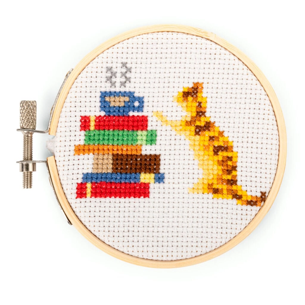 Kikkerland - Cat Mini Cross Stitch