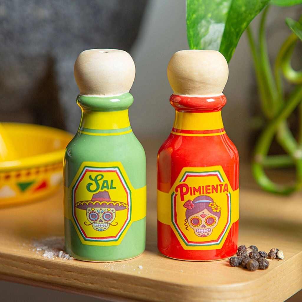 Kikkerland - Hot Sauce Salt  Pepper