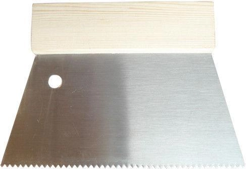 SPATULA 18CM A1 TOOTH WOODEN HANDLE