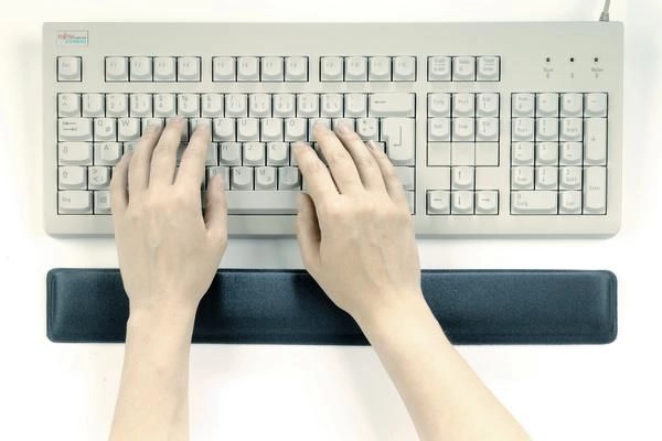 DURABLE gel wrist rest textile surface