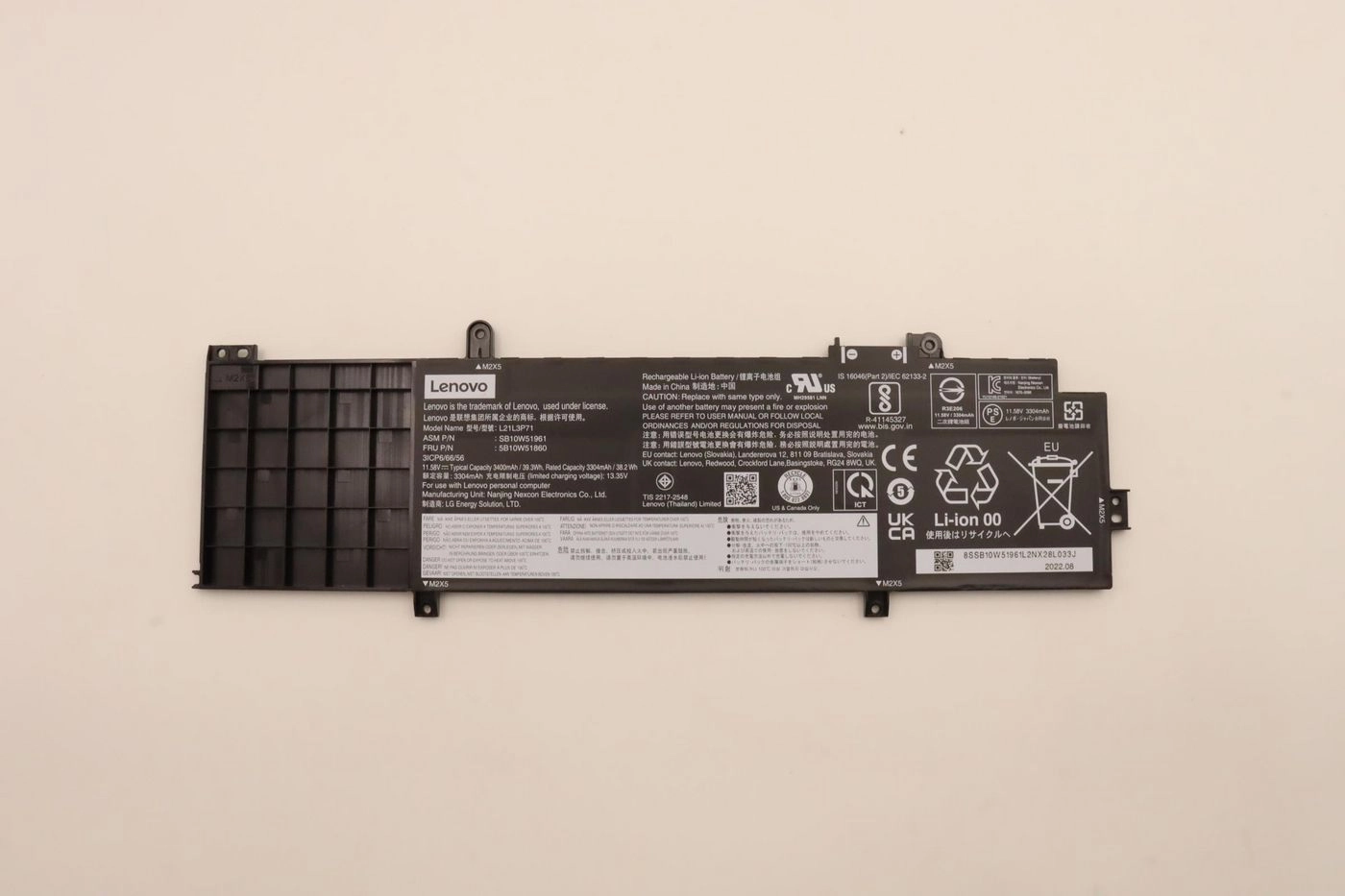 39.3Wh internal lithium-ion battery for