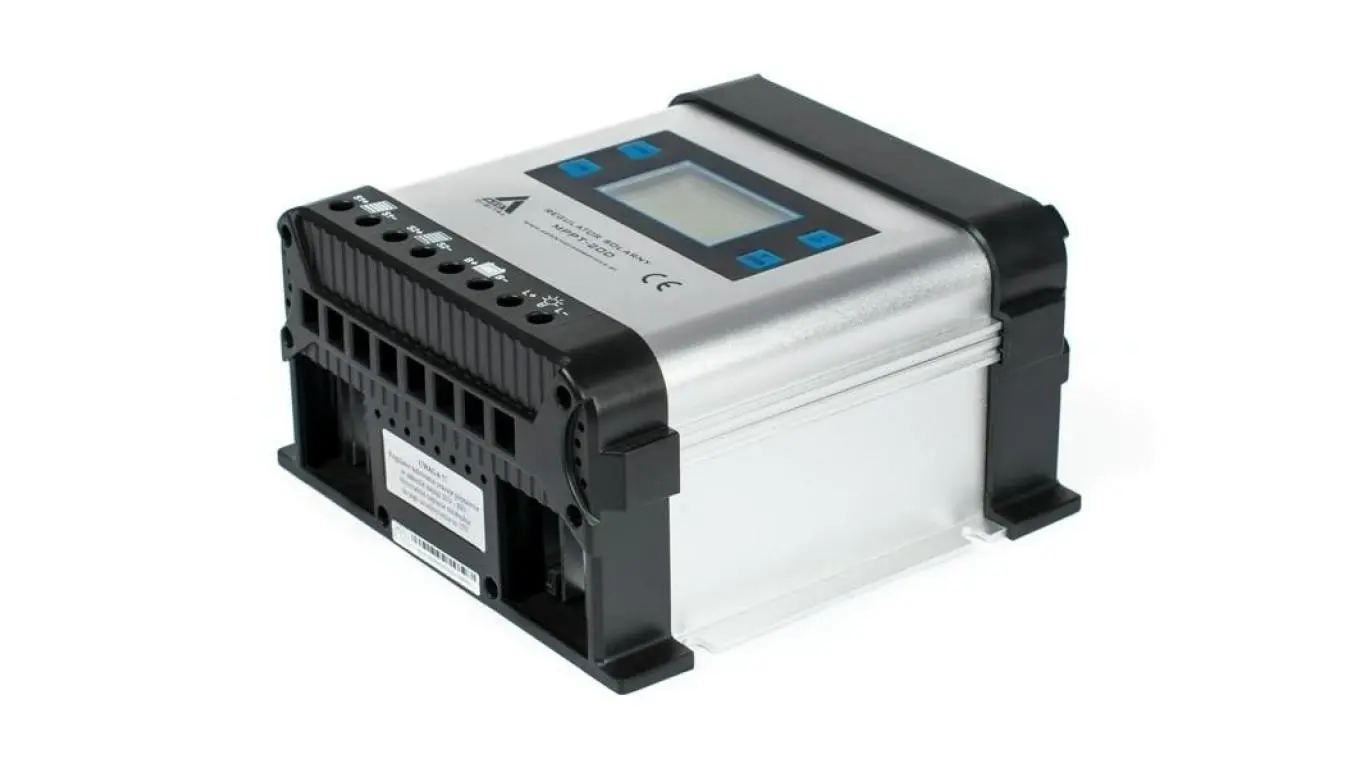 Solar MPPT charge controller AZO Digital
