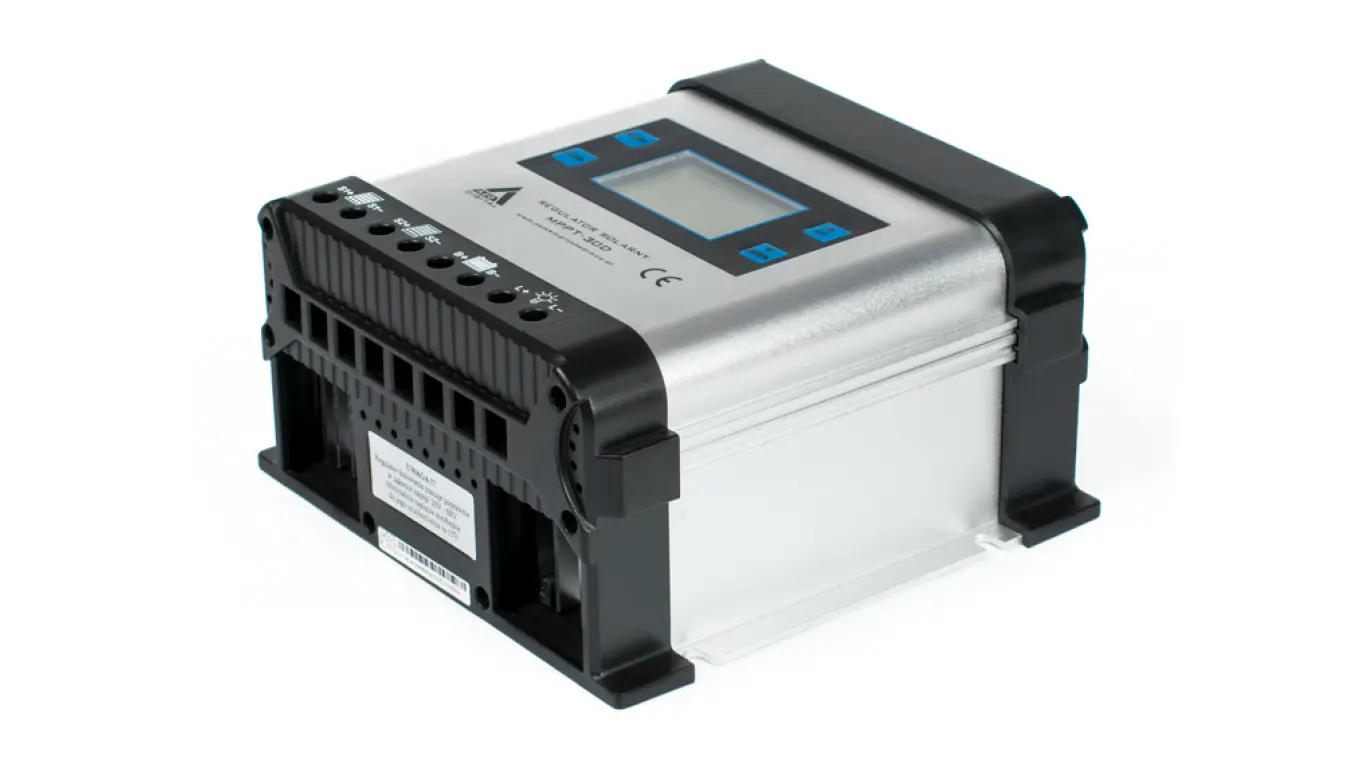 Solar MPPT charge controller AZO Digital