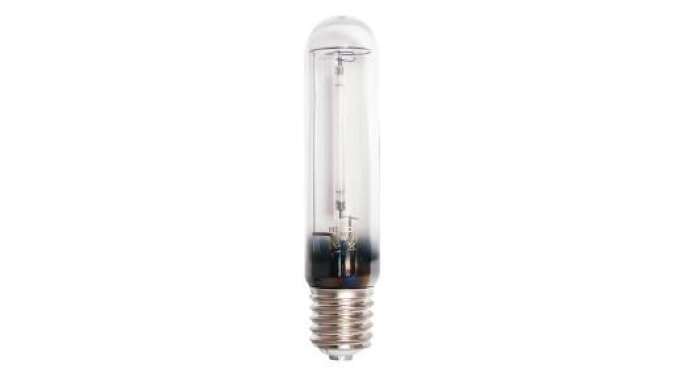 High-pressure sodium lamp with increased parameters