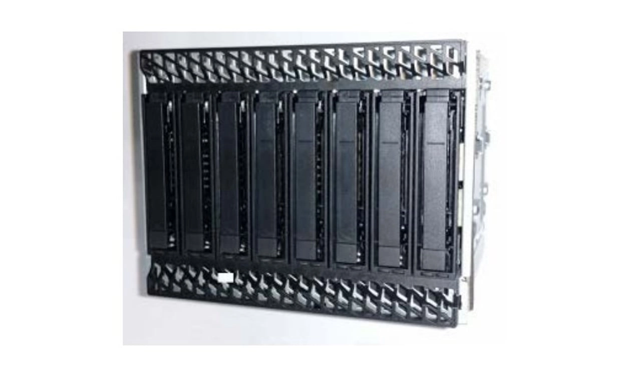 Hot Swap Drive Bay 8x2.5``SAS/SATA