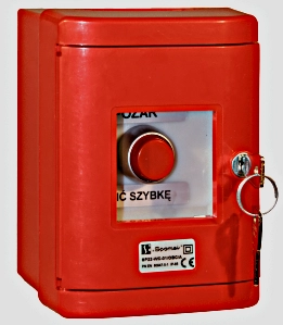 Spamel 2Z red protruding button in
