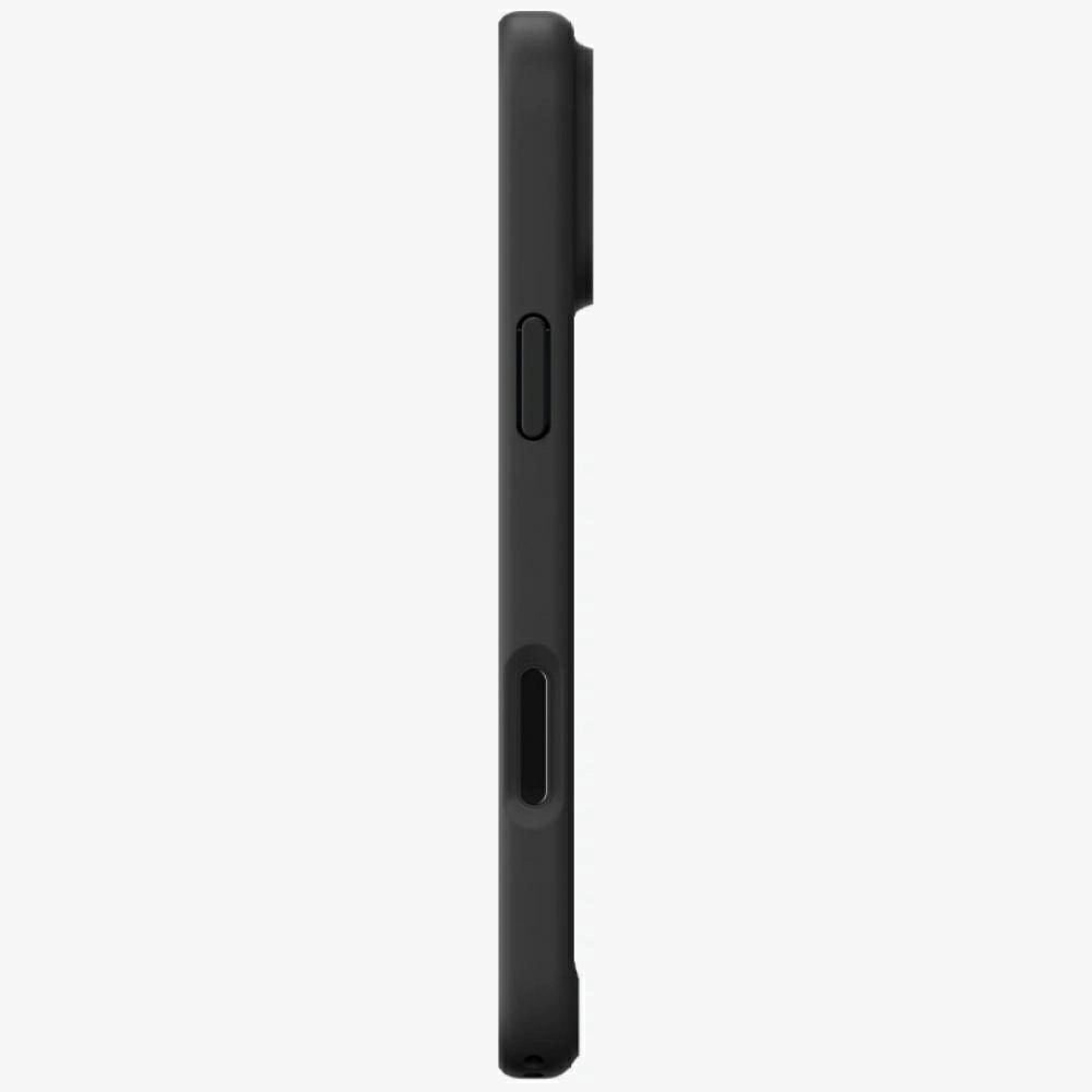 Spigen Ultra Hybrid MagSafe case for