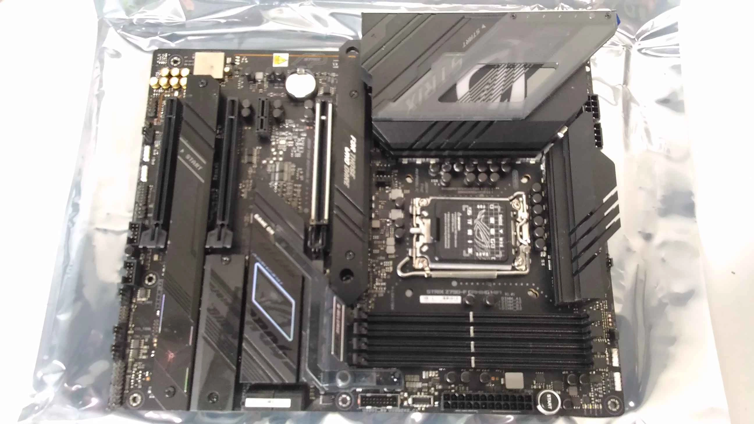 SALE OUT. ASUS ROG STRIX Z790-F