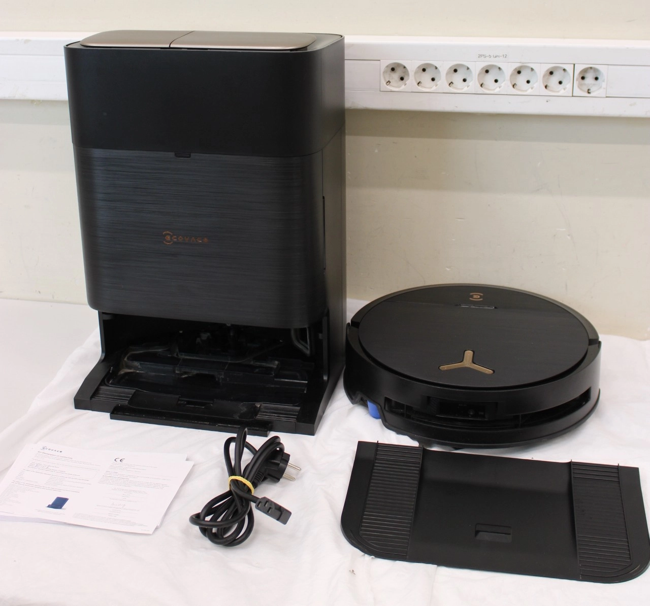 SALE OUT. Ecovacs Robotic Vacuum Cleaner