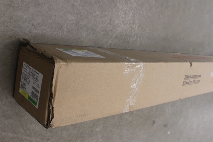 SALE OUT.  Elite Screens Saker Series