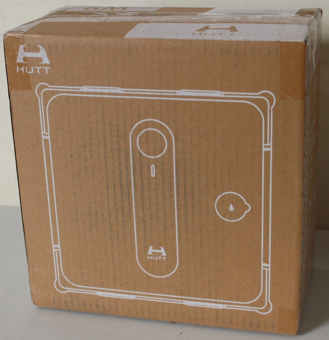 SALE OUT. HUTT Windows Cleaning Robot