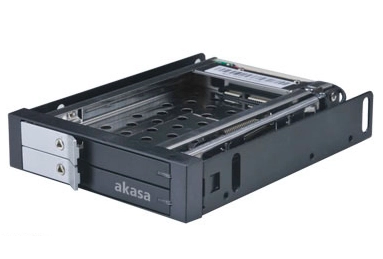 Akasa AK-IEN-03 drive bay panel 2
