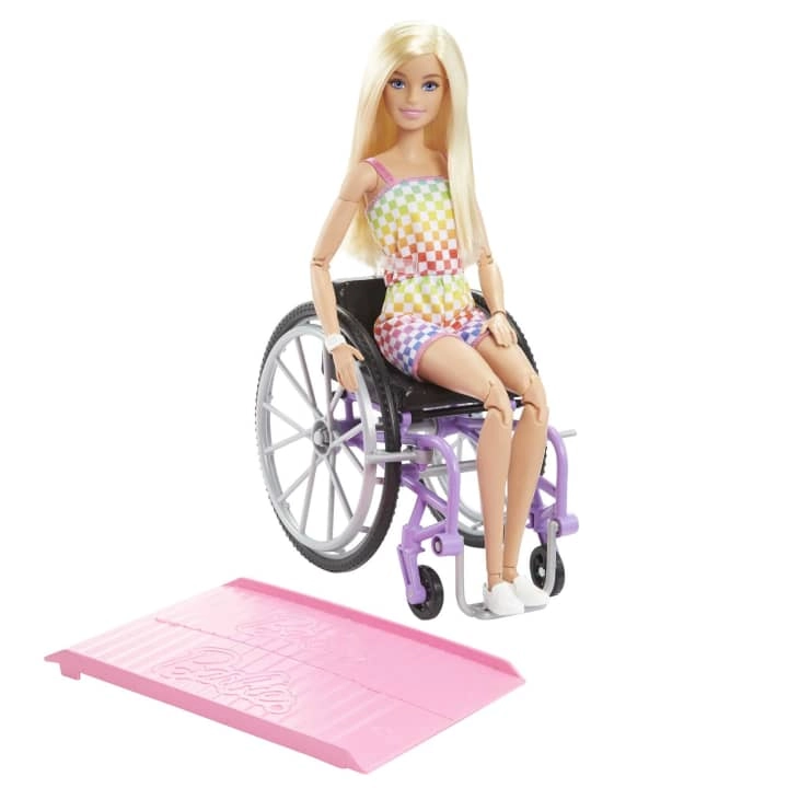 Barbie Fashionistas Doll and Accessories #194
