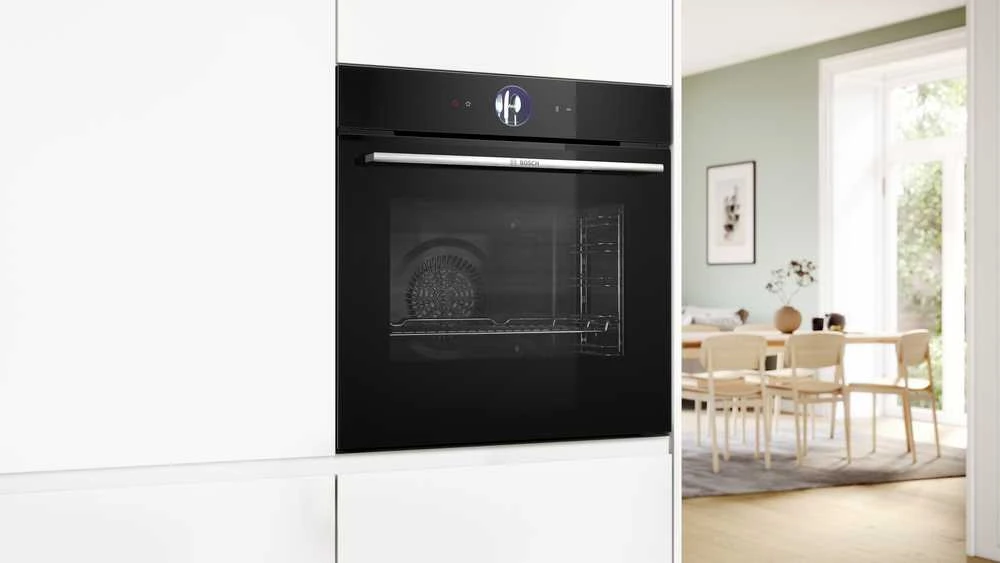 Bosch Series 8 71 L pyrolytic