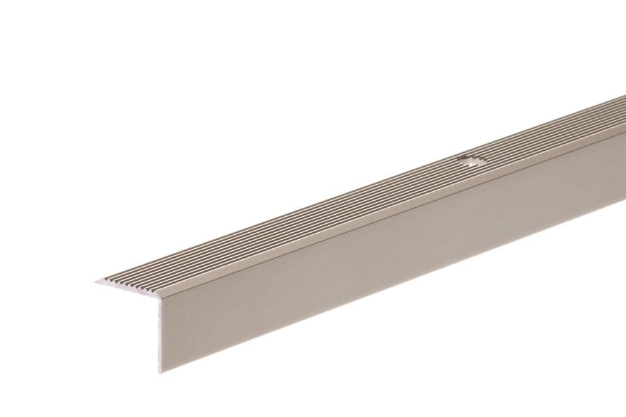 Stūra profils rievots 20x20mm  1m  šampanieša