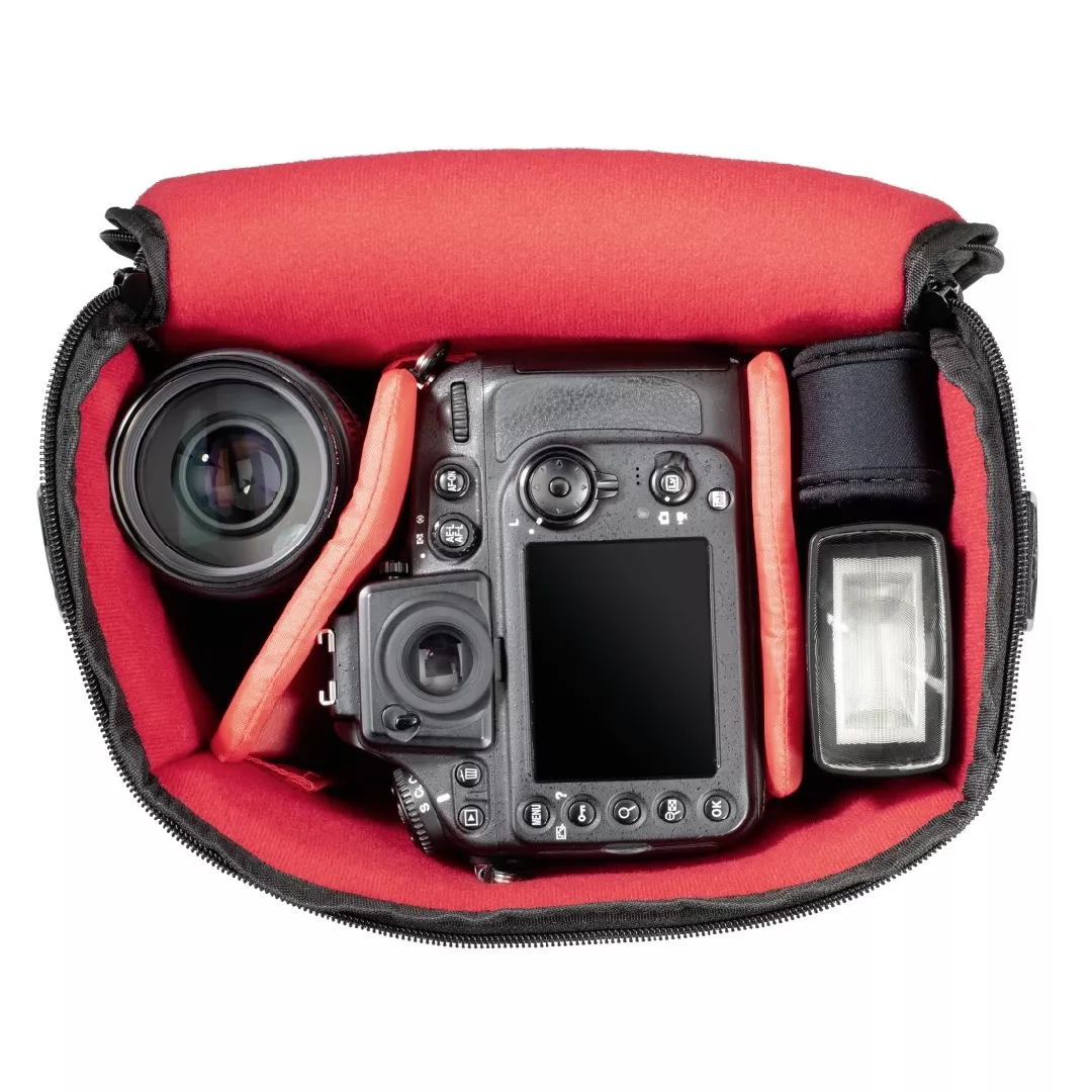 Hama Albany HC Compact case Black