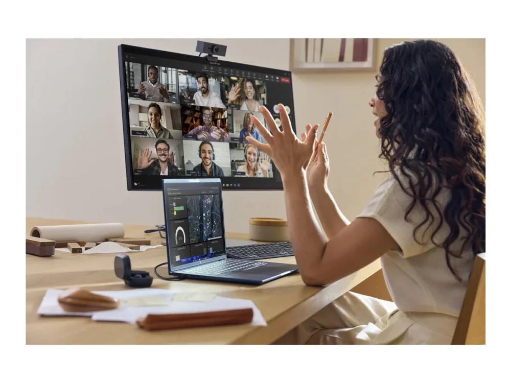 HP DT9Q6AT laptop Copilot+ PC AMD