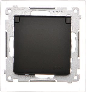 Single Ip44 socket with/u and shutters