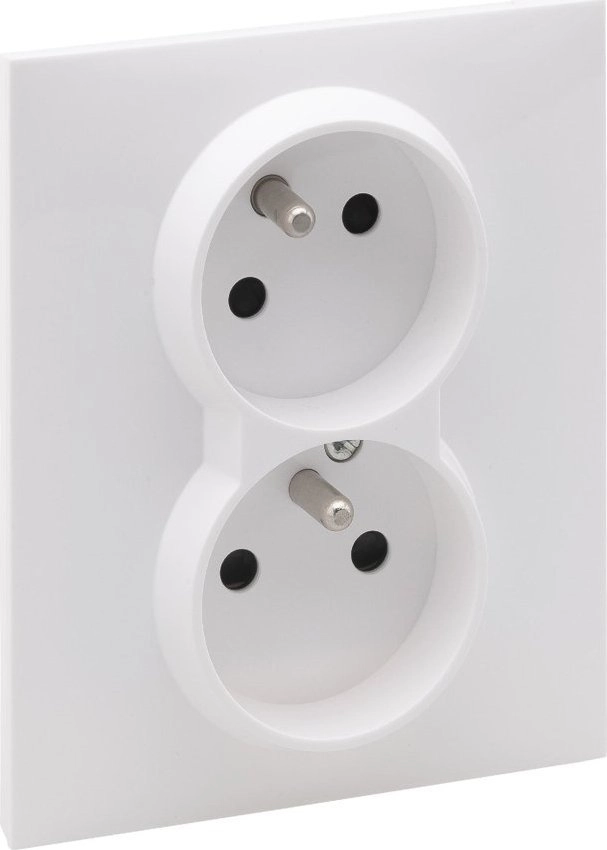 Legrand SUNO - 2P+Z socket (Czech)