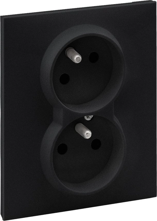 Legrand SUNO - 2P+Z socket (Czech)