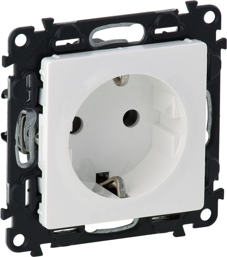 Legrand Valena Life single socket with