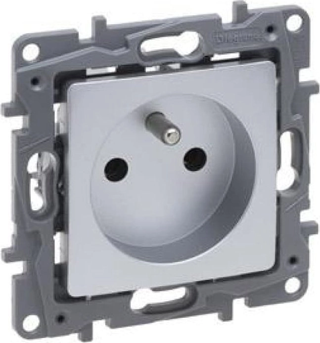 Legrand Niloe Selection Socket 2p+with 16A