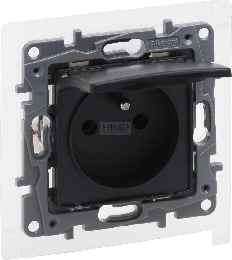 Legrand Niloe Selection Socket 2p+ with