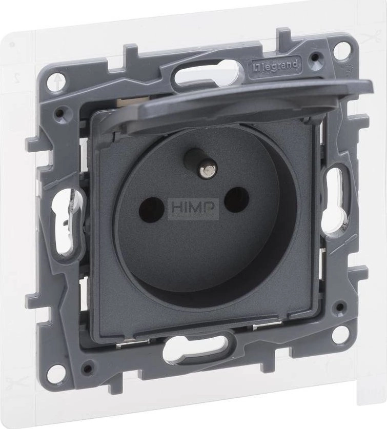 Legrand Niloe Selection Socket 2p+ with