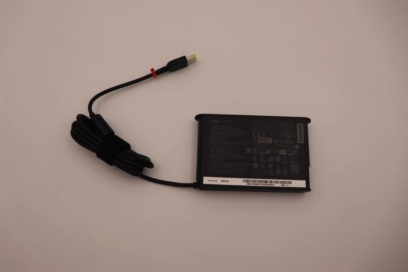 Zasilacz do laptopa Lenovo 135W AC