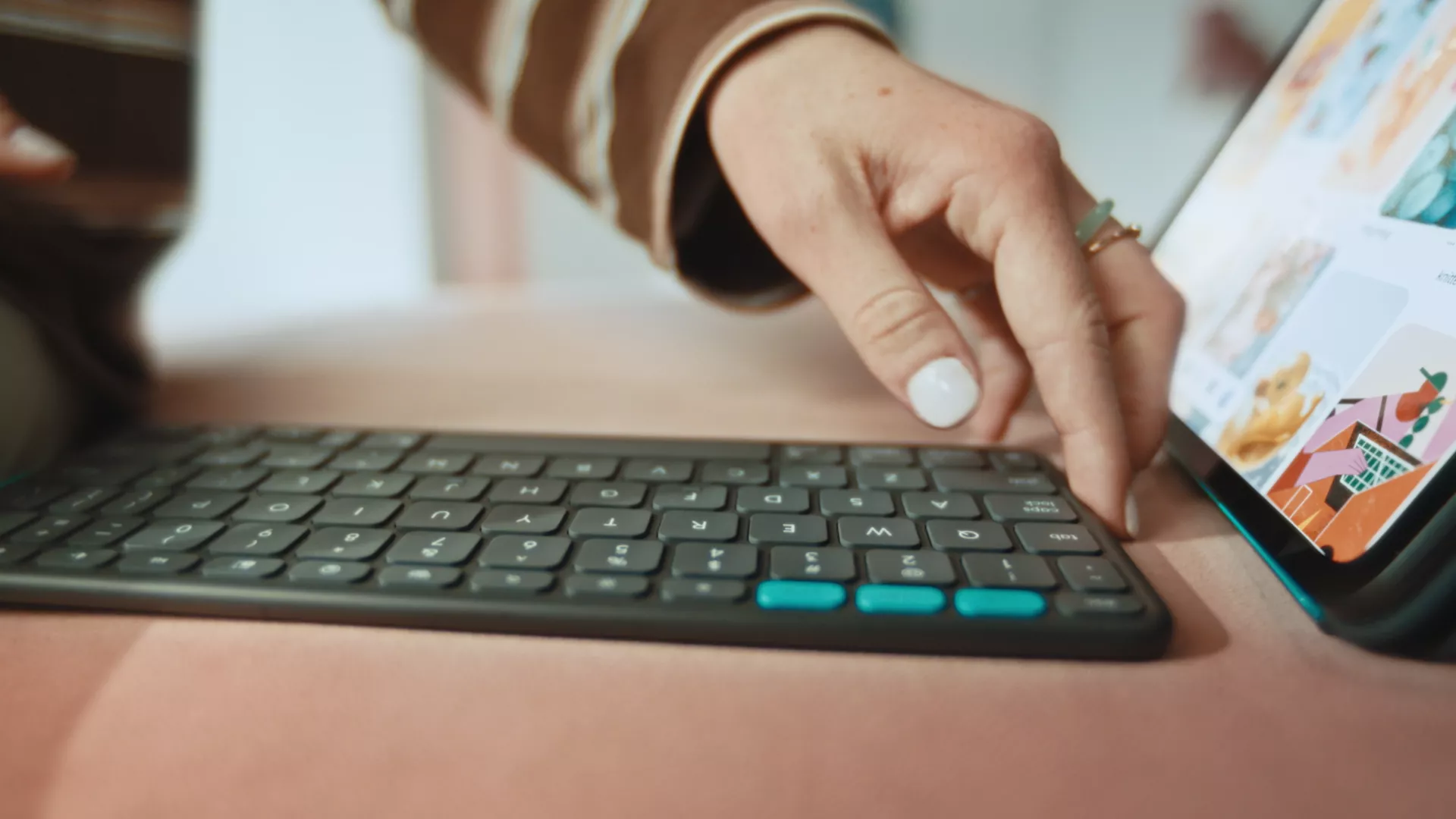 Logitech Flip Folio Tastatur und Foliohülle