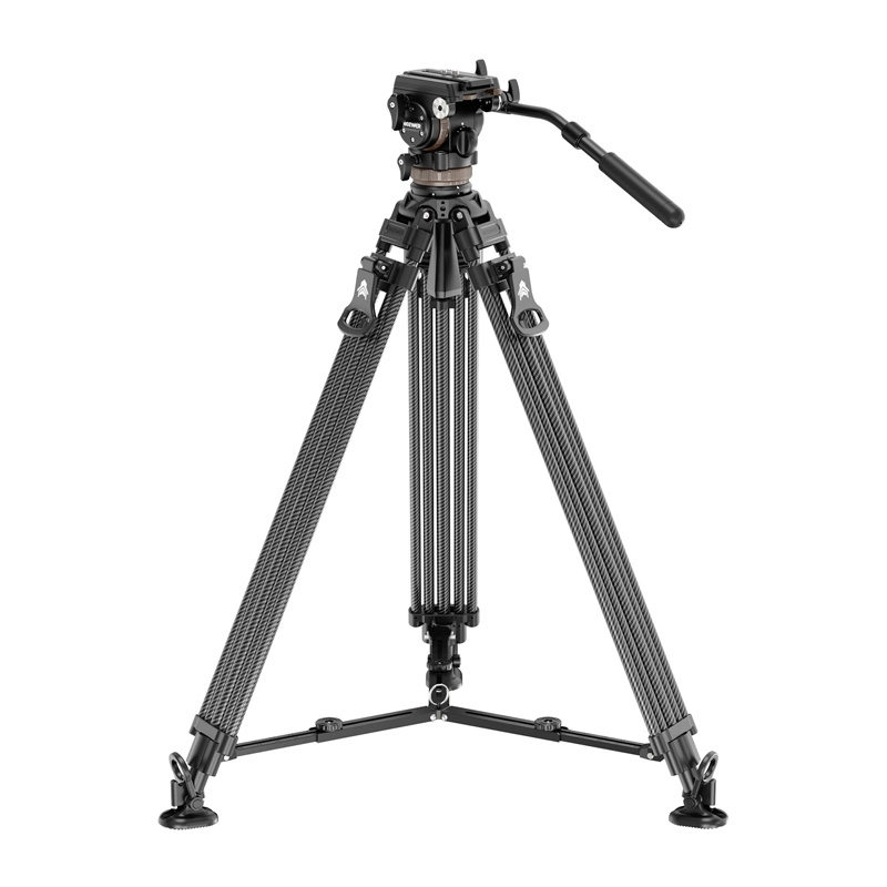 Carbon video tripod with oil head