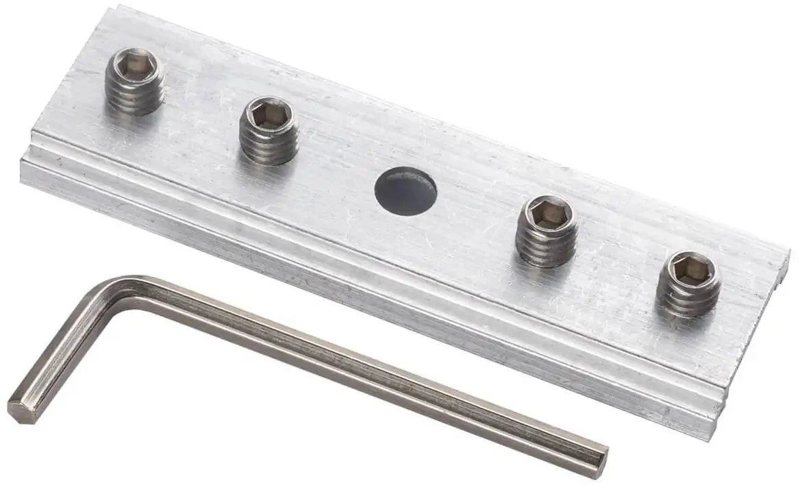 Novodvorsk Mounting clamp for magnetic rails
