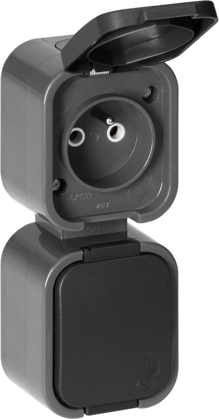 Double n/t socket 2x2P+Z  splash-proof with
