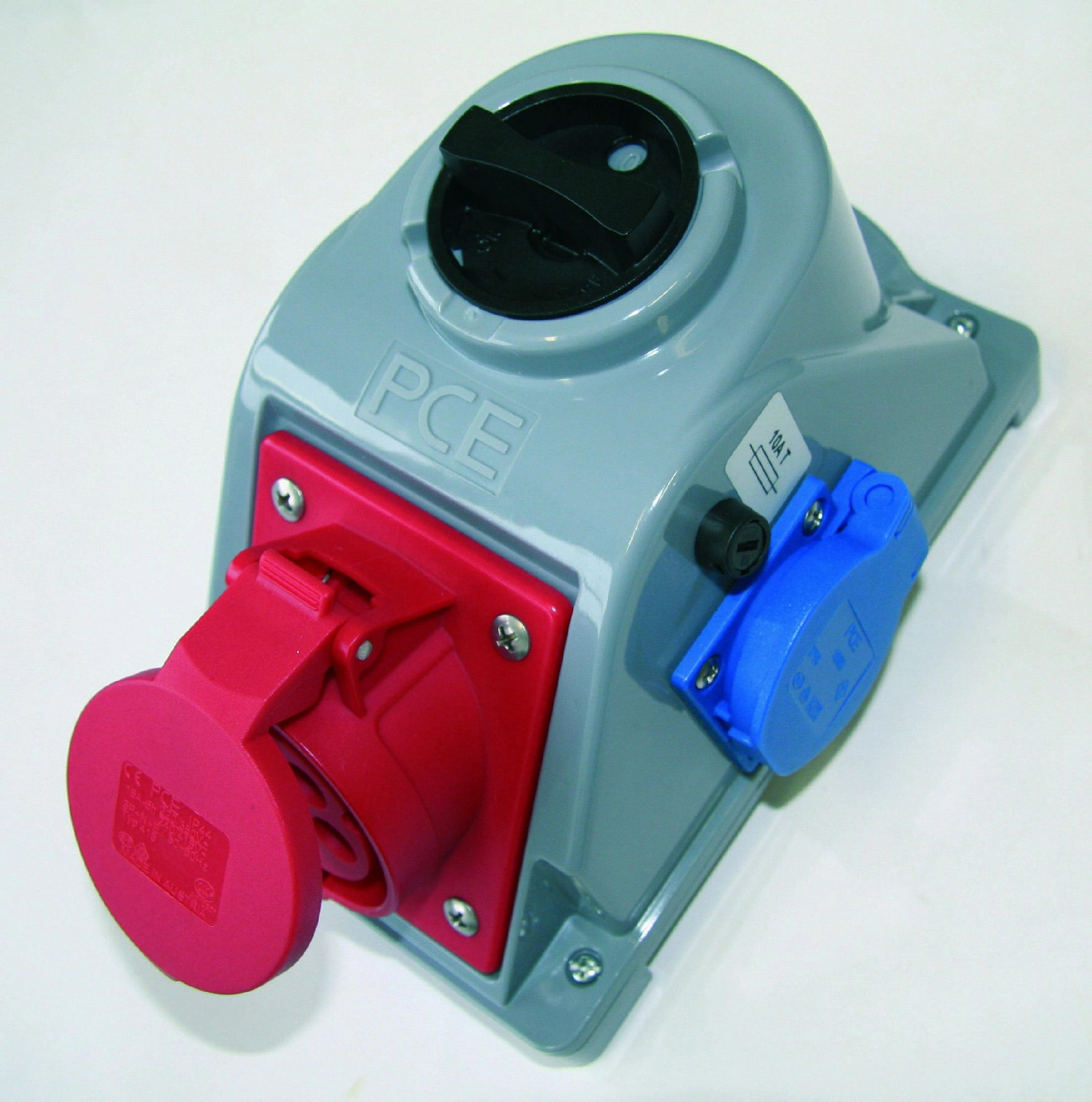PCE Installation kit with socket 16A