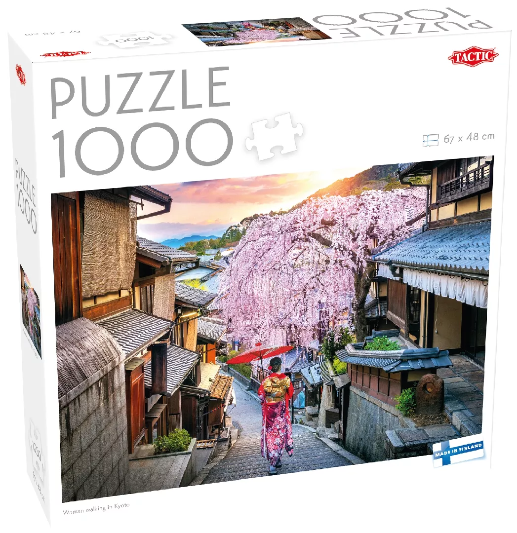 Tactic Puzzle Lovers Woman walking in
