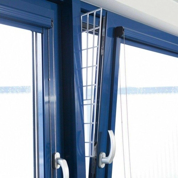Trixie Lango  side panel protection box