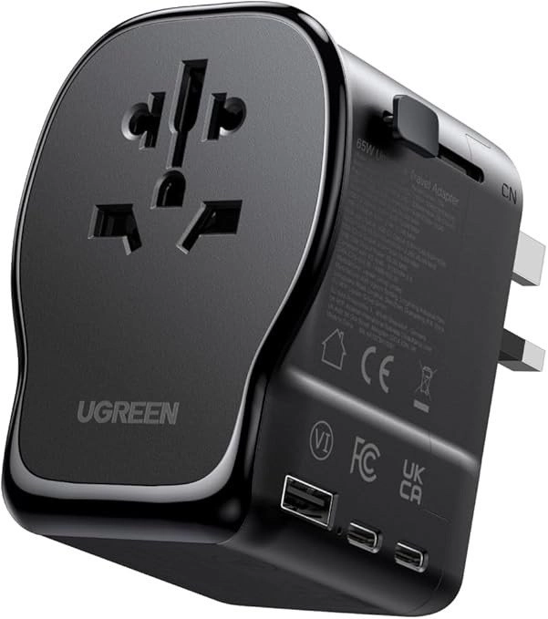 Ugreen S550 65W universal travel adapter