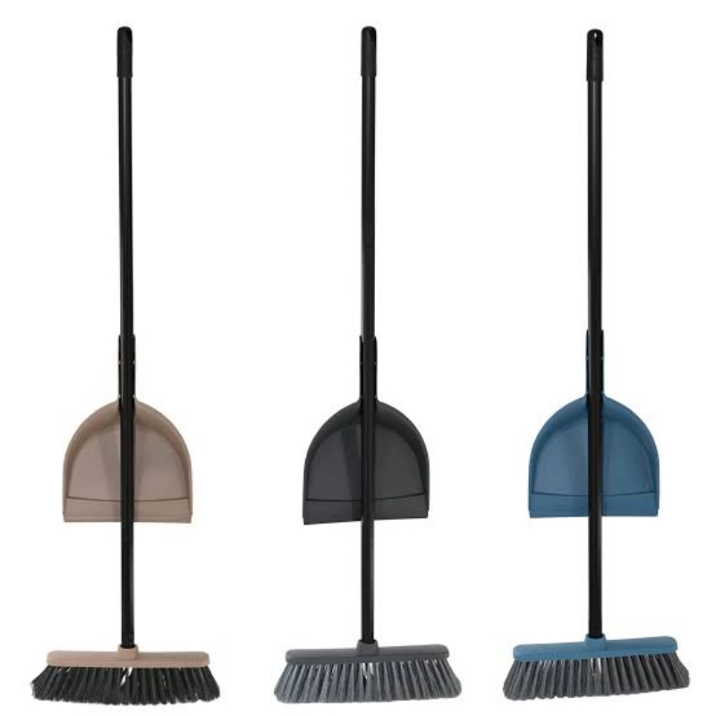 Floor brush with handle and scoop